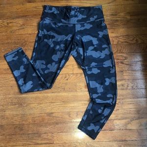Performance Camo Leggings